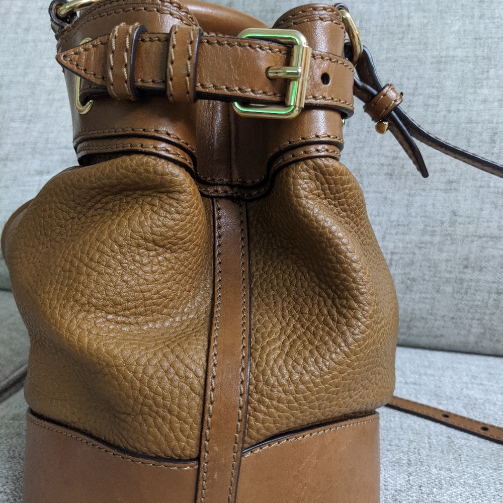 Burberry " Hepburn"  nutmeg leather handbag - Picture 2 of 9